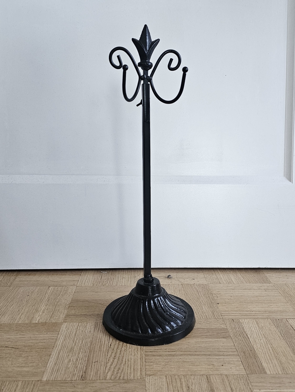Black Cast Iron  Metal Decorative Stand Jewelry Key Wreath Display Holder
